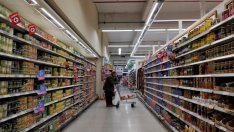 Обезценяването на песото кара аржентиските магазини да забавят доставките на стоки