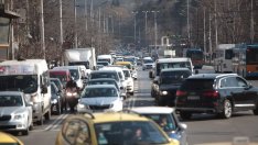 Лепенка с чип на стъклото на колата ще доказва успешен технически преглед