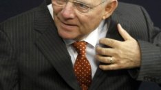 Юнкер подкрепи Шойбле за поста на председател на еврогрупата