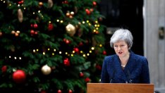 Консерваторите инициират вот на недоверие срещу Тереза Мей*