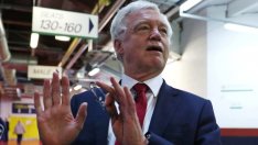 Екипът на Тереза Мей трябва да наложи промени в политиката ѝ за Brexit