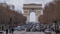 Франция гласува на местни избори, които са тест за силата на крайната десница