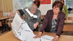 Депутати искат лотария с джипове и плазми да стимулира избирателите