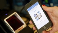 Новият iPhone ще стане мобилен портфейл?