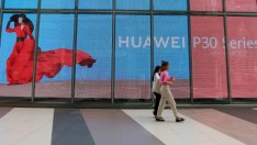Huawei иска от американския съд да обяви забраната ѝ за неконституционна