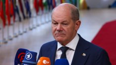 Шолц отхвърли призивите за повече разходи в помощ на икономиката на Германия