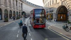 Рекордната инфлация принуди английските купувачи да свият потреблението си