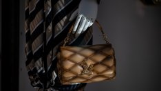 LVMH остава жертва на постпандемичния спад в продажбите
