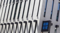 Саудитска Арабия намеква за промяна на стратегията преди срещата на ОПЕК