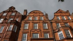 Продажбите на жилища на Острова са намалели със 70% от началото на блокадата