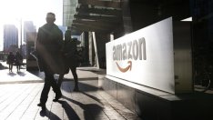 Amazon ще спре доставките, които се конкурират с UPS и FedEx