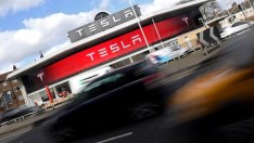 Китайската Tencent е купила 5% дял от Tesla