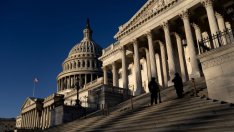 Сенатът прие знаковия пакет стимули на Джо Байдън