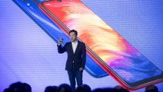 САЩ са наказали Xiaomi заради награда на основателя ѝ?