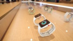 Apple удря на камък с iPhone в Индия, но не и с часовниците си