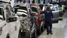 Логистични проблеми измъчват голяма френска фабрика на Stellantis