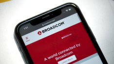 Broadcom очаква AI търсенето да компенсира слабостта на други части от бизнеса ѝ