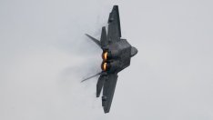Япония планира да пусне в експлоатация безпилотни изтребители през 2035 г.