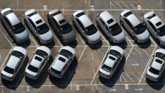 Китай ще ограничи инвестициите в нови производствени мощности при автомобилите