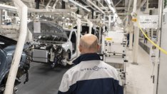 Stellantis отчита спад в тримесечните приходи, оттегля целогодишните си насоки