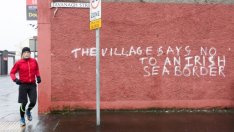 Търговските бариери заради Brexit връщат спомена за насилието в Северна Ирландия