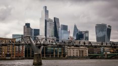 Британската икономика е нараснала по-бързо от очакваното през първото тримесечие