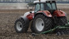 Зърнопроизводителите искат да се удължи забраната чужденци да купуват земя у нас