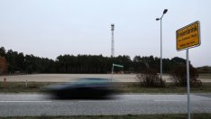 Tesla търси и полски служители за фабриката си в Германия