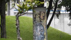 Кой продава Берлинската стена?