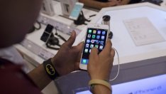 Графика на деня: Колко струва бизнесът на Apple с iPhone?