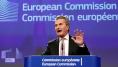 Йотингер: Критиките на Тръмп не са причина за спирането на „Северен поток“ 2