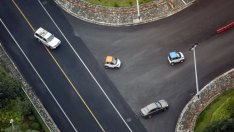 Д. Костадинов: Държавата да инвестира в инфраструктура за EV, вместо директно да субсидира