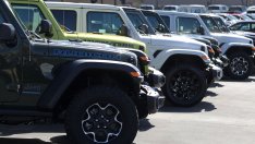 Защо митата на Тръмп са особено голяма заплаха за Stellantis?