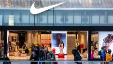 Акциите на Nike се сринаха след мрачна прогноза за годината