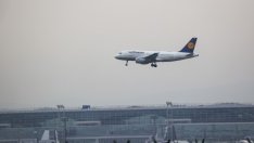 Lufthansa се рекламира като спестовник, търси 3 млрд. евро от пазара 