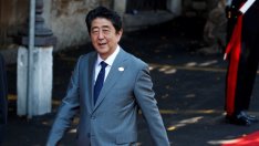 Шиндзо Абе настоява за по-бързи промени в пацифистката конституция на Япония