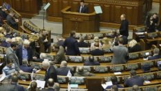 Украинският парламент одобри въвеждането на военно положение за срок от 30 дни