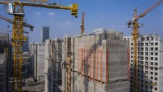 Китай вероятно ще отложи имотния данък заради срива в сектора