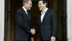 Туск намекна за край на транзитното преминаване на бежанците през Балканите