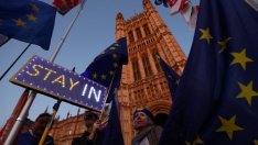 Джонсън слага на пауза законопроекта за Brexit