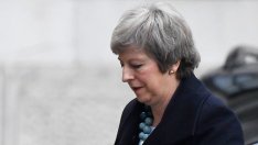 Политолог: Тереза Мей изпълнява танца на умиращия лебед