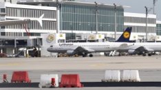 Авиокомпаниите по света са притиснати до стената на дълга