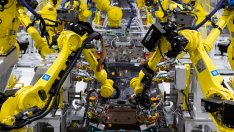 Hyundai се фокусира върху хибридите, тъй като търсенето на електромобили отслабва