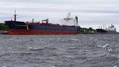 Г-7 ще трябва да се справи с хитрините при износа на руски петрол по море