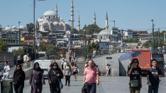Лирата поскъпва след по-голямо от очакваното лихвено повишение в Турция