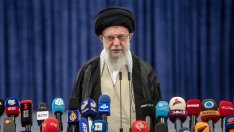 Върховният лидер на Иран: Намесата на САЩ не постигна нищо