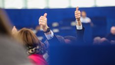 Европарламентът замразява ратифицирането на търговското споразумение със САЩ