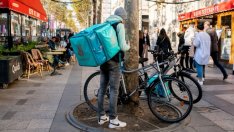 Deliveroo отчете 36% ръст на брутната стойност на поръчките си