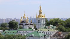 Украйна постига напредък в другата си война - с корупцията