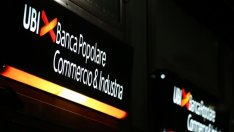 Италианската политическа криза повлече надолу акциите на банките